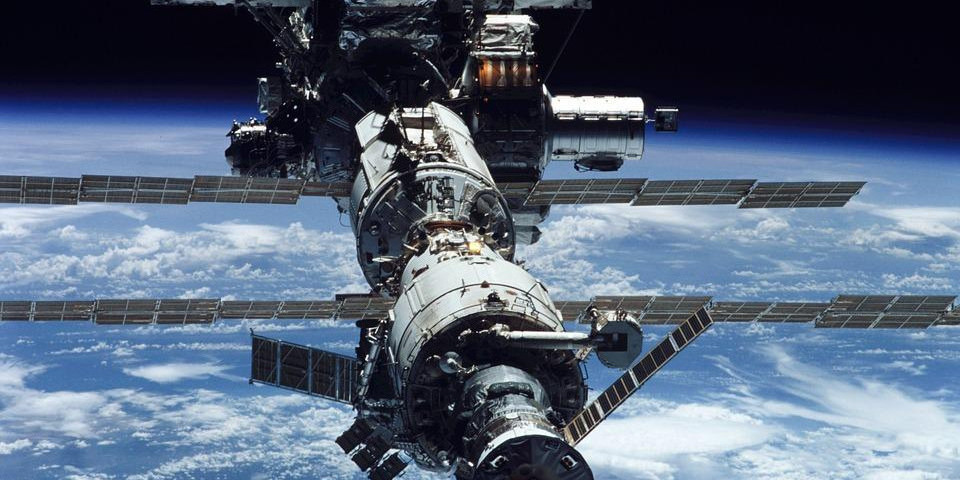 RUSIJA ČINI SVE DA SPREČI "KORONU" DA ODE U SVEMIR I NA MEĐUNARODNU SVEMIRSKU STANICU! Sojuz poleće za nekoliko dana, astronauti već u karantinu!